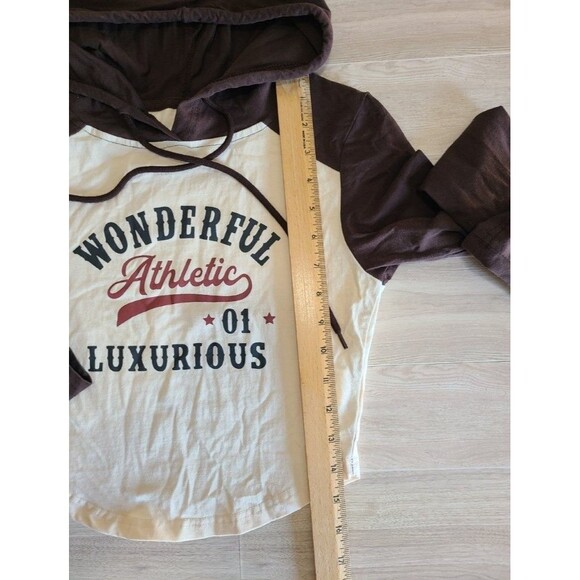 Dazy Cropped Hoodie Size M Two-Tone Brown White Graphic Pullover Top - Picture 7 of 7